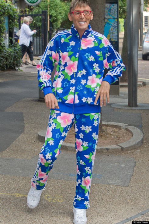 I'm not sure what tracksuit the Dumb Crim stole, but I hope it looked like this one.